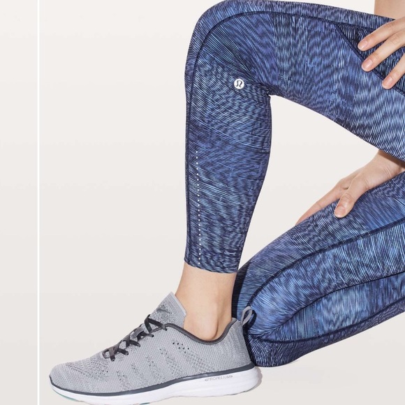 Lululemon Fast & Free 7/8 Tight II *Nulux 25” - Picture 4 of 9